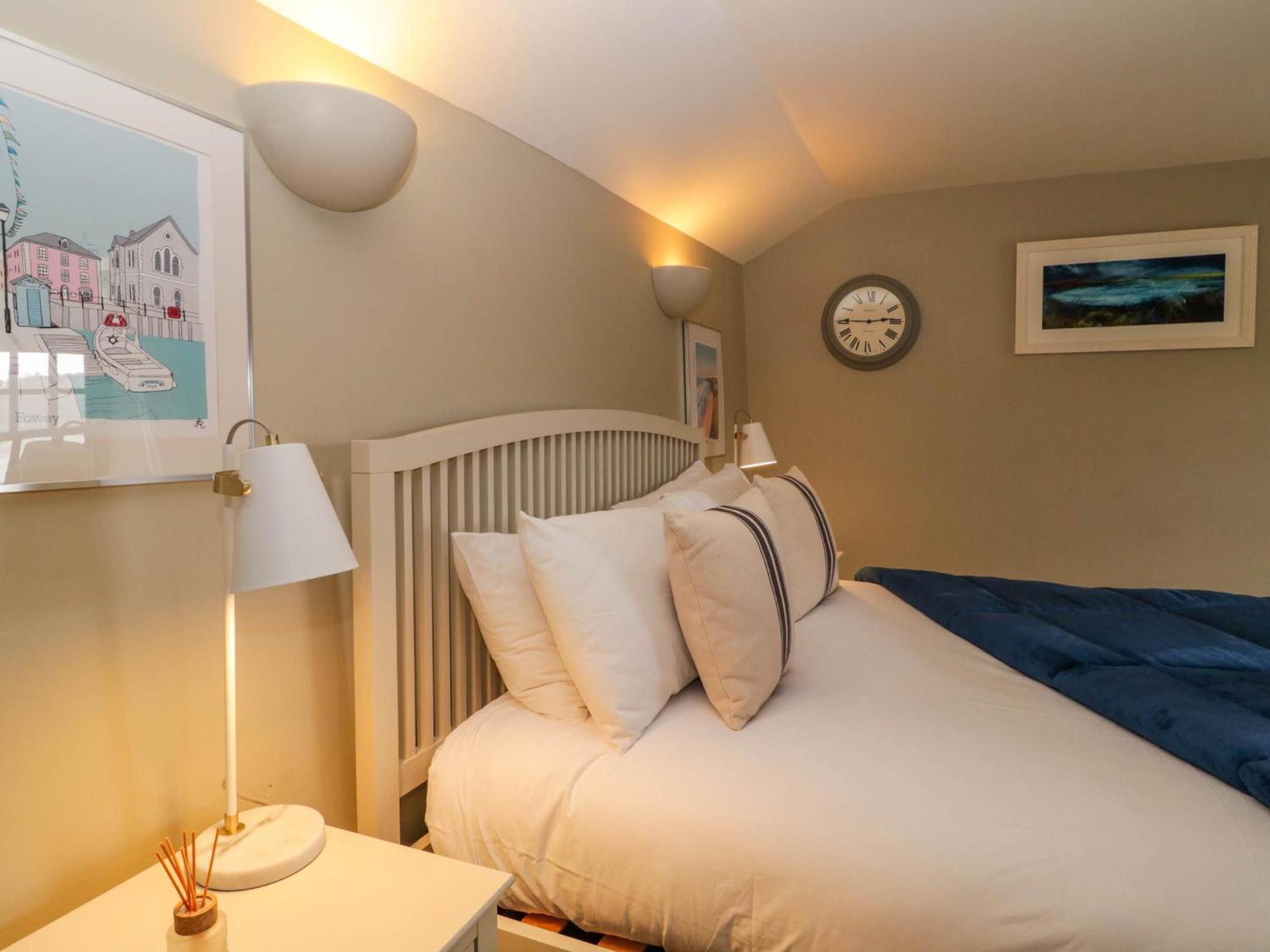 4 Trenhaile Terrace Труро Экстерьер фото