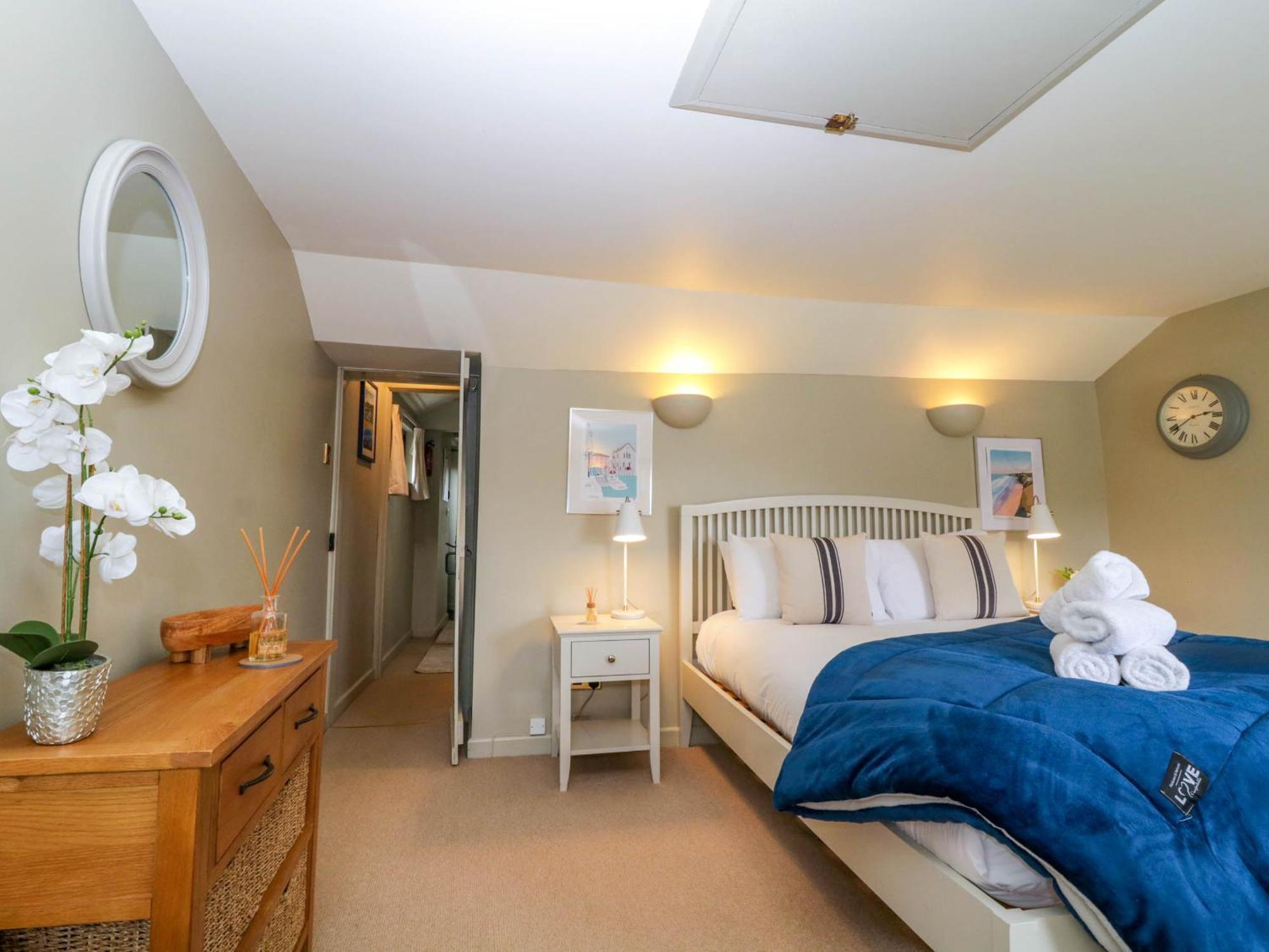 4 Trenhaile Terrace Труро Экстерьер фото